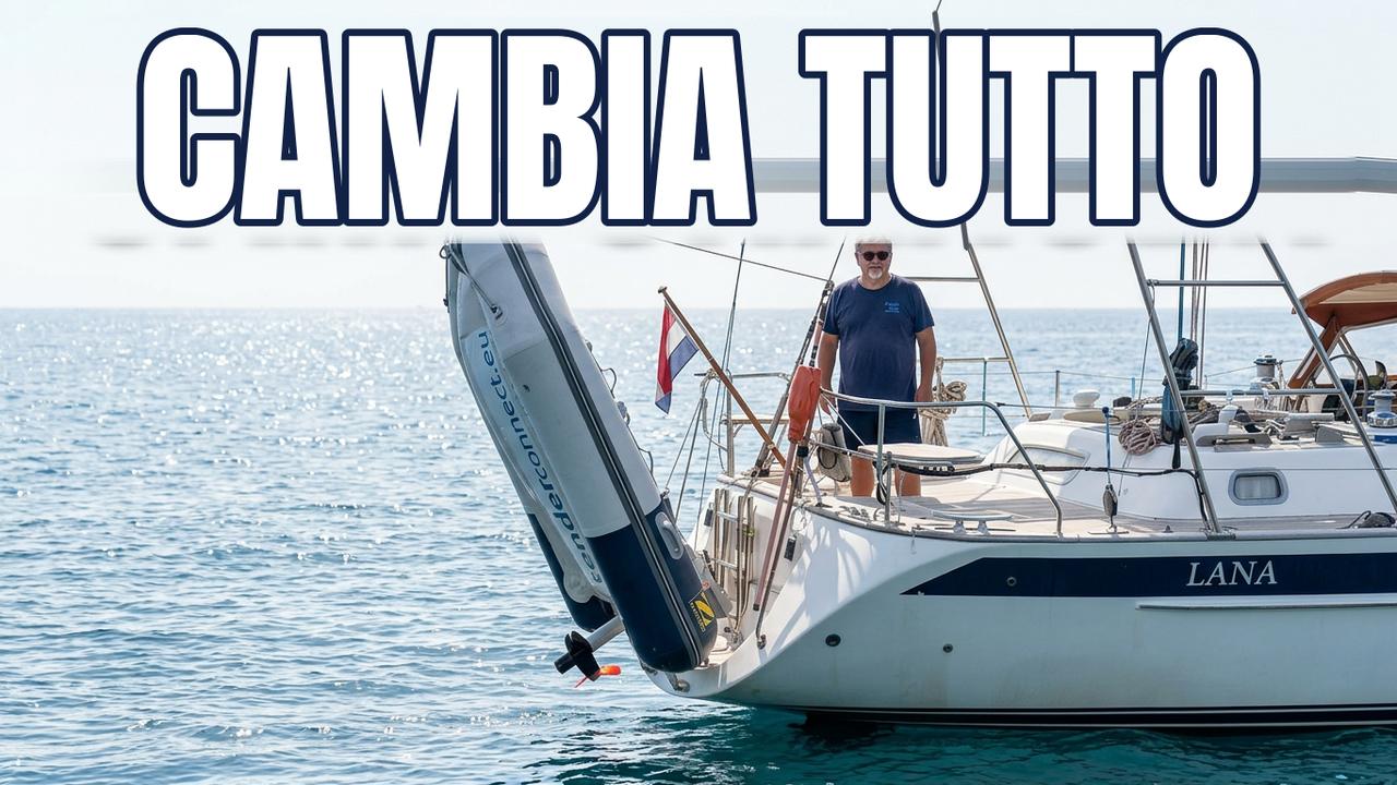 Yacht LANA davanti all'ancora, Gommone con la Poppa TenderConnect corda verticale fissata